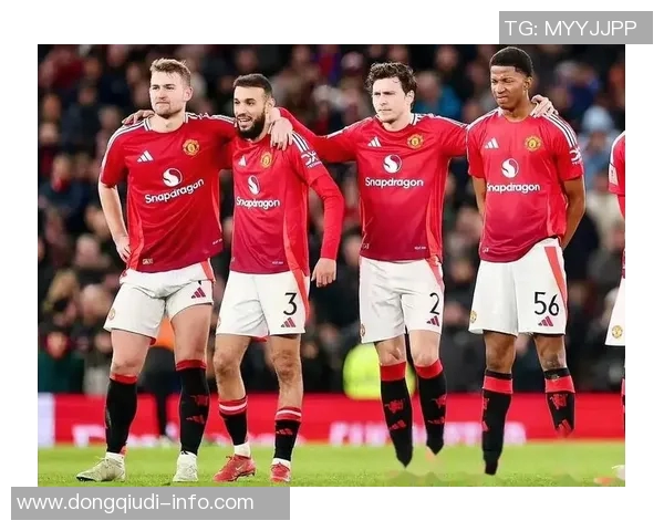 英超焦点战曼联逆转曼城红牌争议引发热议与转会传闻涌现